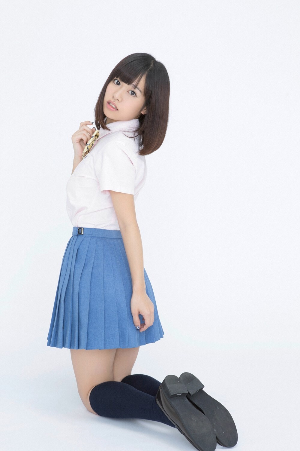 YS-Web-Vol.677Miyu Natsue 夏江美優 - パッチリおめめのGショック入学!!